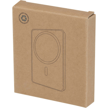 Logotrade ziemassvētku dāvanas foto: Acrab 5000 mAh 15 W magnētiskā bezvadu pārnēsājamā uzlādes ierīce ar 20 W strāvas padevi - izgatavota no pārstrādātas plastmasas